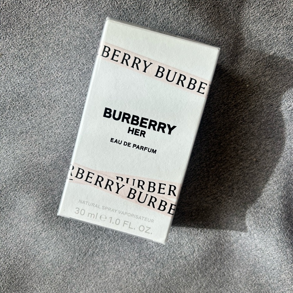 Burberry Her Eau De Parfum NIB